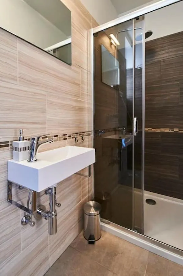 ORANGEHOMES Fantastic 3 bedrooms apartment Dohány street Boedapest