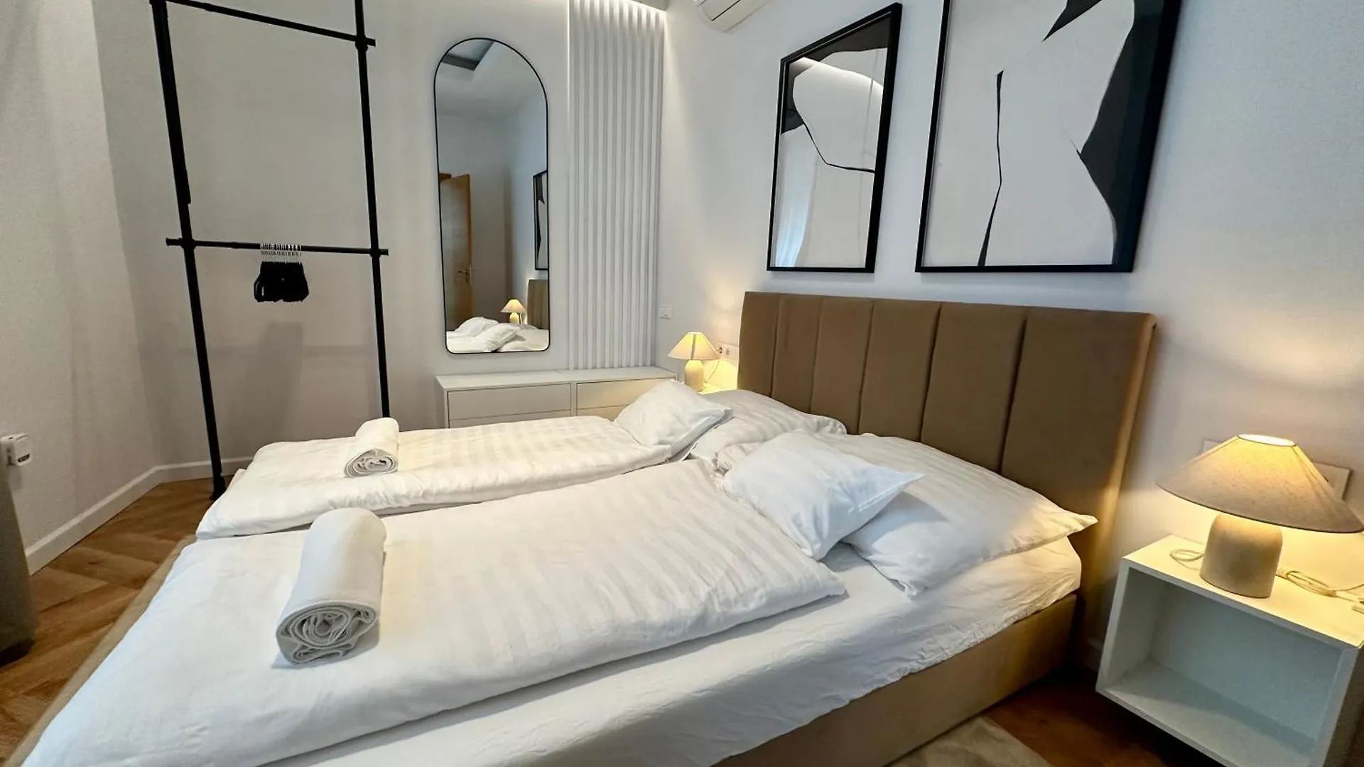 ORANGEHOMES Fantastic 3 bedrooms apartment Dohány street Boedapest 0*,  Hongarije